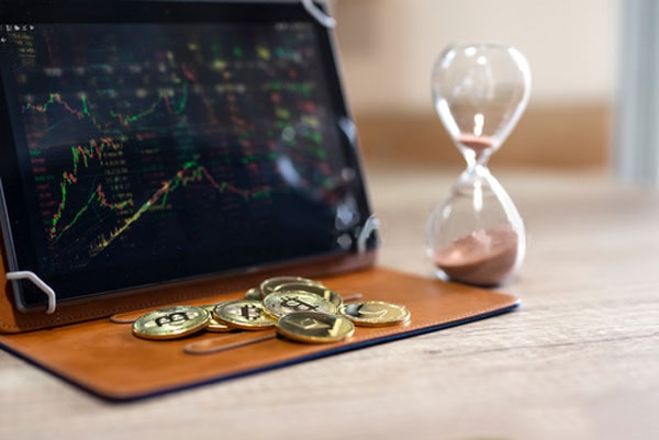  بهترین موقع خرید و فروش بیت‌کوین چه زمانی است؟